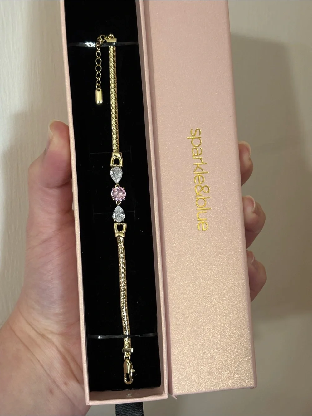 N/A elegant gold